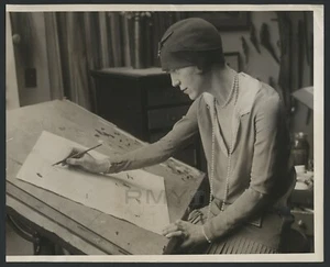 Foto rara de Virginia Huget de 1920, "Mujer pionera Dr. Seuss artista de cómics" - Imagen 1 de 2
