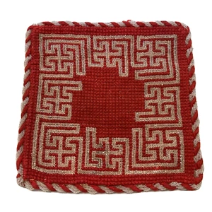 Alfombra de mesa con cuentas de lana buena suerte alrededor de 1910 8,5" x 8,5" cuadrado rojo vintage - Imagen 1 de 10
