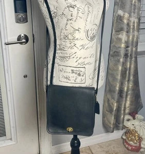 Vintage 90's USA COACH Legacy Companion Flap Bag Crossbody Black Leather Brass - Picture 1 of 18