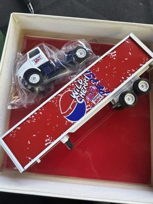 Vintage Winross Wild Cherry Pepsi Bottle Truck Diecast Model New  1980s NOS - Image 1 of 3