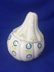 ANTHROPOLOGIE Ceramic GARLIC KEEPER Garlic Shape BLUE & YELLOW FLOWER DESIGN - Picture 1 of 6