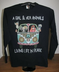 A GIRL & HER ANIMALS LIVING LIFE IN PEACE Langarmshirt, Schwarz, Medium - Bild 1 von 5