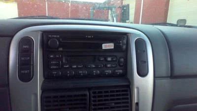Audio Equipment Radio Am-fm-cassette-cd Single Disc Fits 02-05 EXPLORER 540008 - Imagem 1 de 4