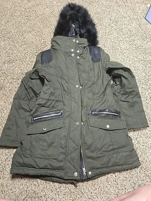 Abrigo Parka de Invierno Guess para Mujer con Capucha Extraíble de Piel Sintética M Verde Foto 1 de 4