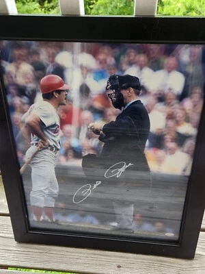 Pete Rose Cincinnati Reds Signed 19X23 Photo Poster  Autograph Non Authenticated - Image 1 of 2