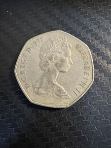 Great Britain 50 New Pence 1977 – Seated Britannia – KM# 913 - Picture 1 of 2
