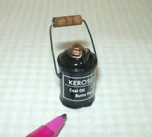 Miniatur Sir Thomas Daumen Metall Petroleum Dose mit Schwenkgriff: Puppenhaus 1:12 - Bild 1 von 1