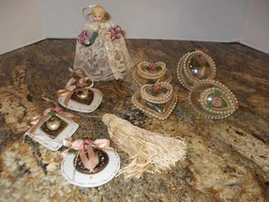 7 rosa Ornamente im viktorianischen Stil Glas/Kunststoffperlen - Herzen, Engel, Quaste - Bild 1 von 13