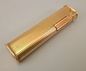 Vestido Dunhill Slim Encendedor de Gas Línea Dorada Sin Caja Coleccionable Inspeccionado y reparado - Imagen 1 de 9