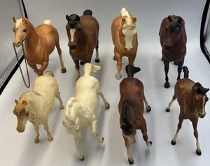 Lot Of 8 Collectible Breyer Horses - Vintage 1970s - Picture 1 of 24