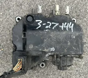 GENUINE OEM VOLVO  12V DEF UREA PUMP 21577507 21577511 21332701 85003864 USED - Picture 1 of 2