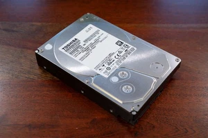 Toshiba 3.5-Inch 3TB 7200 RPM SATA3/SATA 6.0 GB/s 64MB Hard Drive DT01ACA300 - Picture 1 of 5