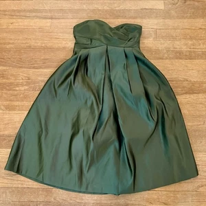 Melissa süßes Kleid Satinoptik olivgrün trägerlos A-Linie knielang 6 B28 - Bild 1 von 4