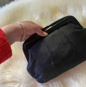 FINEST VTG Beautiful Linen Black Woven Lucite Resin Hinge Clutch Bag Demure Chic - Picture 1 of 10