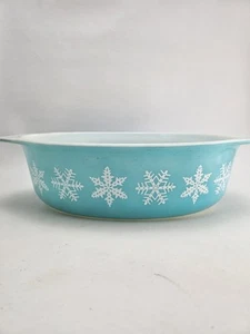 Vintage Pyrex Snowflake Turquoise Oval Casserole Dish With Out Lid 2.5 Qt  - Picture 1 of 10