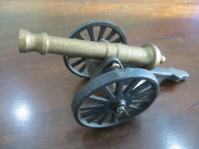 BARCO DE LATÓN Y HIERRO FUNDIDO O ARTILLERÍA DE CAMPO 7 1/2 X 3 1/2 PULGADAS PANTALLA CAÑÓN Foto 1 de 4