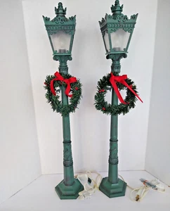 Zwei 26 Zoll freistehende Weihnachtsstraßenlaternen 4 mattierte Scheiben - Bild 1 von 9
