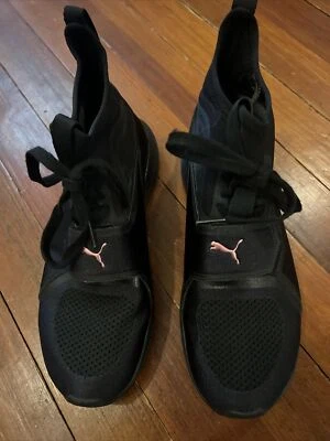 Puma Phenom Ignite Satén EP Entrenamiento Informal Mujer Tenis Negro Rosa Talla 5.5 Foto 1 de 4