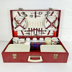 Vintage Brexton 6 Person Picnic Set - 1960s/70s - Red Case #232 - Picture 1 of 14