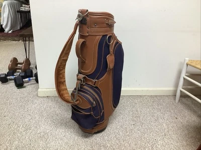 Bolsa de carrinho de golfe Daiwa Coach Collection 6 vias acabamento em couro vintage azul e marrom - Imagem 1 de 4