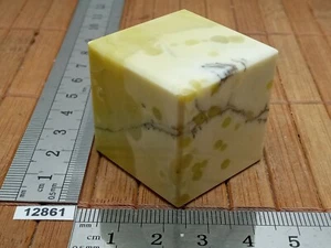 CUBE 30 mm SERPENTINE naturelle - mineraux esoterisme soin reiki presse papier - Picture 1 of 3