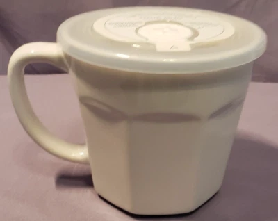 Taza de sopa Prep Collection con tapa y ventilación de vapor 22 oz blanca apta para microondas Foto 1 de 4