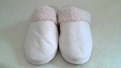Old Navy Lt Pink Slippers Women Size 8-9 US Faux Fur Brushed Fabric WTags NEW - Image 1 of 4