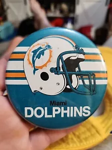 Spilla calcio vintage grande Miami Dolphins NFL bottone - Foto 1 di 2