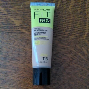 Maybelline Fit Me Tinted Moisturizers Wotj Aloe 115 - FS 1 OZ - Picture 1 of 4