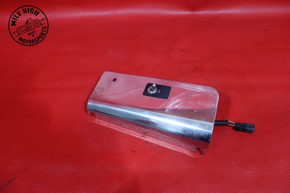 Harley-Davidson Heritage Softail Classic 2015 FLSTC horquilla delantera izquierda cubierta superior Foto 1 de 4