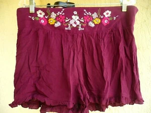 MOSSIMO L XL GAUZE EMBROIDERED LIGHTWEIGHT BAGGY FEMININE BURGUNDY SHORTS WOMEN - Picture 1 of 4