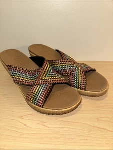 SKECHERS Beverlee sandali donna taglia 10 zeppa cinturino incrociato scarpe arcobaleno 38554 - Foto 1 di 9