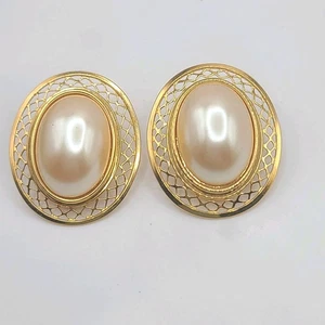 Vintage Monet Ohrringe Kunstperlen klobig filigran goldfarben Clip Ons signiert - Bild 1 von 9