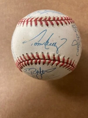 1998 Minnesota Twins Team Signed(27sig) AL Baseball with Paul Molitor,etc - Image 1 of 4