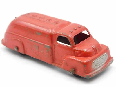 Tootsietoy Ford F6 oil tanker truck 10,8cm camion cisterna Tootsie 40s die cast  - Immagine 1 di 3