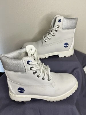 Women’s Timberland frost Bite Boots 6 TB0A1Q87 Size 6.5/Sz 5Y - Image 1 of 4