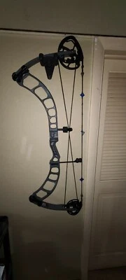 Prime Centergy Hybrid  RH 28"  50-60# Gray  - Image 1 of 4