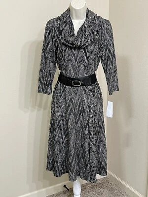 Signature by Robbie Bee Women’s Black & Ivory 3/4 Sleeve Fit & Flare Dress s PM - Image 1 of 4