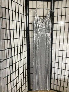 Abito da sera Calvin Klein in velluto schiacciato argento nuovo con etichetta taglia 8 - Foto 1 di 9