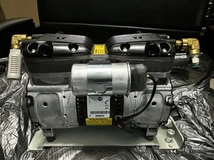 Gast K48ZZEFL-1162, Schwenkkolben Doppelzylinder ölfreie Luftkompressor Pumpen - Bild 1 von 11