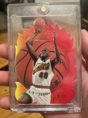 1996-97 Flair Showcase - Hot Shots Shawn Kemp, Anfernee Hardaway Named on Front - Image 1 of 3