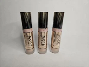 [3 Pack] Makeup Revolution Conceal & Glow Illuminating Foundation 0.7 fl oz - F4 - Picture 1 of 6