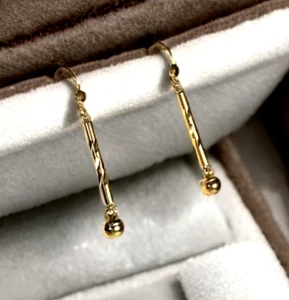 Gold Drop Earrings- Hooks -Diamond Cut Pattern - 1.59gr - 40mm drop BNWT - Picture 1 of 5