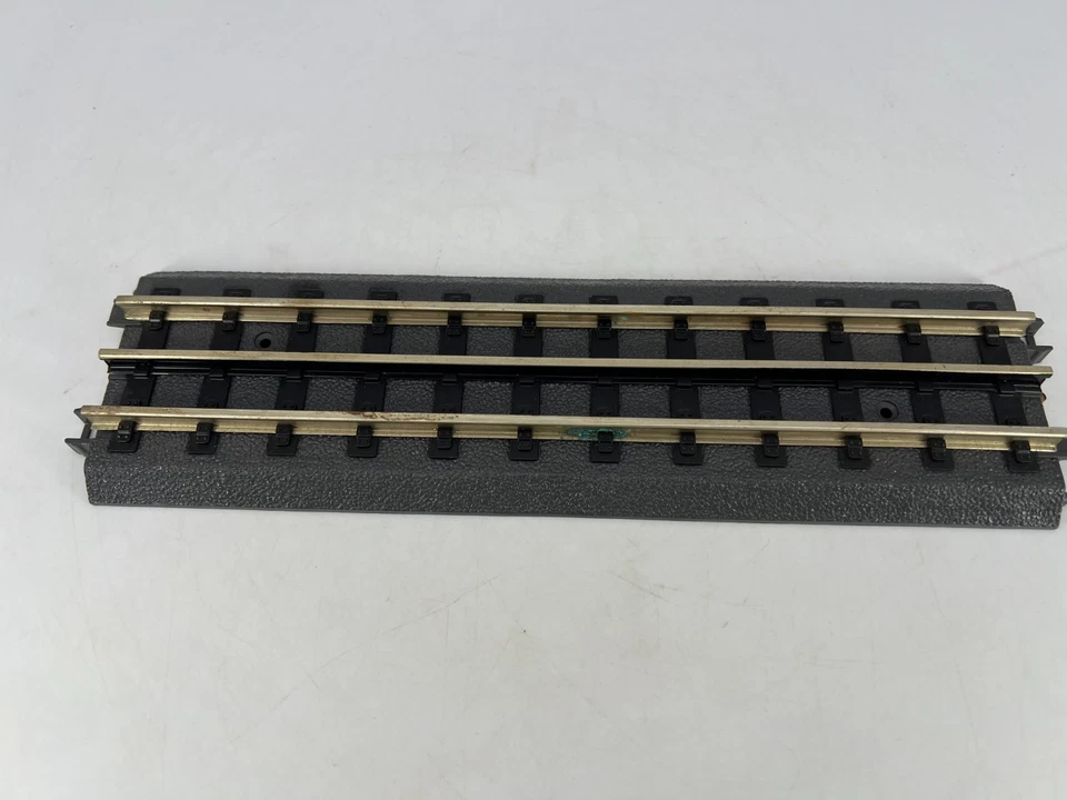 MTH O Gauge Straight Track Good Condition - Image 1 of 4