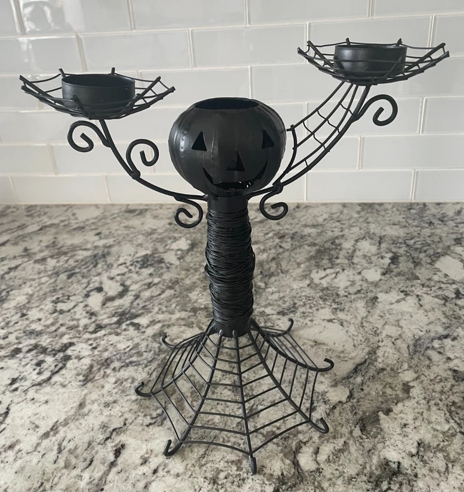 Candelabro calabaza de metal negro Halloween 10 pulgadas de alto 2 candelabros Foto 1 de 4