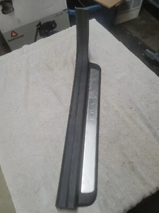 06-11 HYUNDAI AZERA Front Right Side Door Sill Scuff Plate Trim Panel OEM - Picture 1 of 2