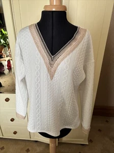 Ladies Ivory Textured Lace Trim Long Sleeve V Neck Top Size M - Picture 1 of 10