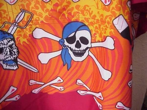Happy Bay Hawaiian Shirt S/S Lightweight Skulls Cross Bones Pirates LARGE - Picture 1 of 4