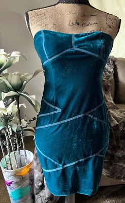 Vestido de terciopelo Silence + Noise, sin tirantes, Y2K, graduación, vacaciones, talla pequeña, Y2K Foto 1 de 4