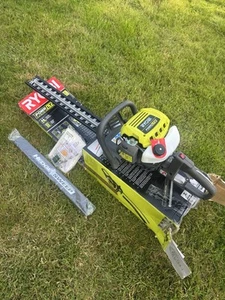 Petrol Hedge Trimmer - Picture 1 of 7